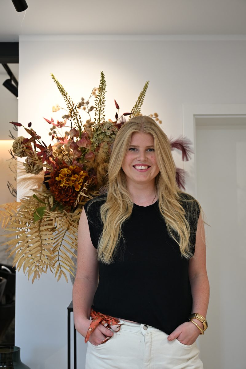 Tessa, Friseurmeisterin